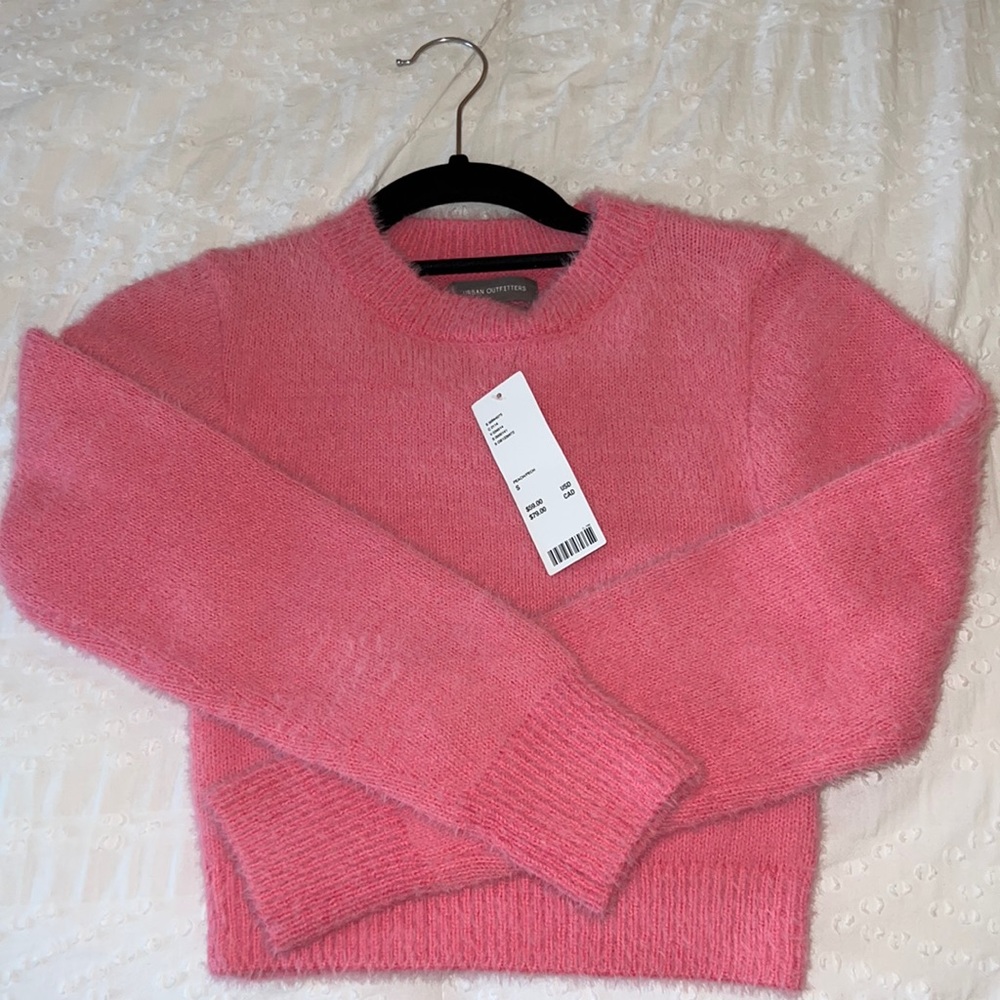 NWT‼️ Urban Outfitters Pink Cropped Sweater